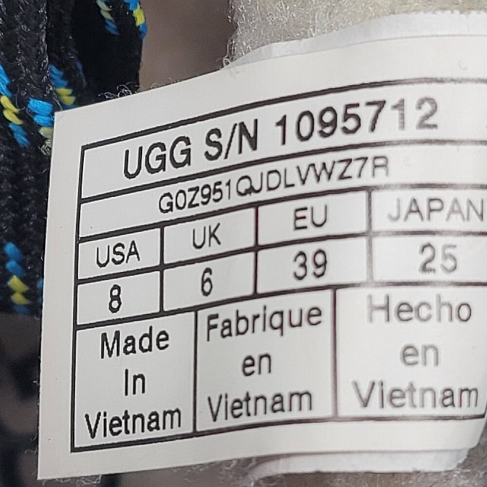 UGG Birch Women's Black Lace-Up Waterproof Ankle Boots S/N 1095712 US Size 8 - Picture 11 of 11